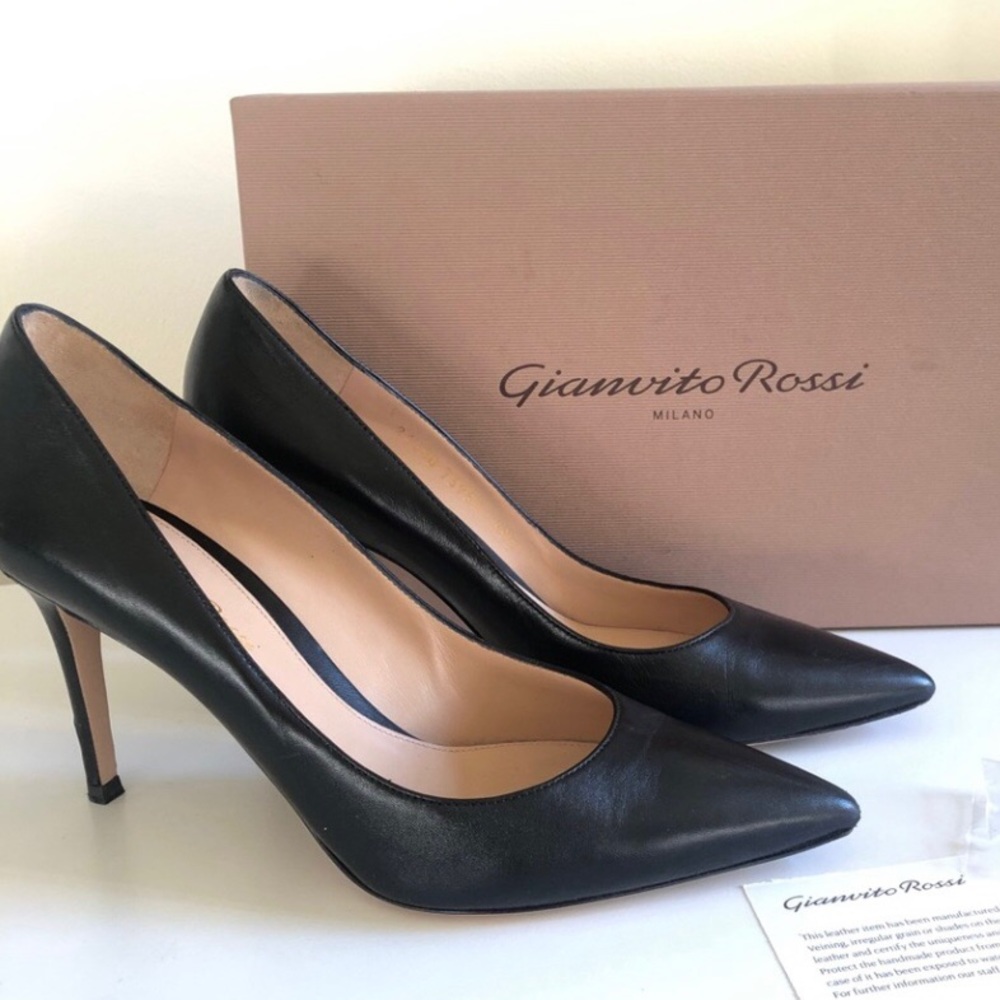 Gianvito Rossi Classic Black Leather Pumps - 39.5